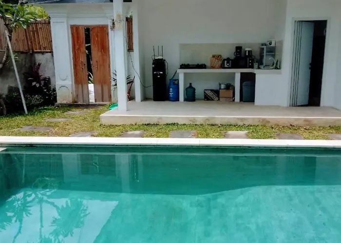 Pom Pom's Aparthotel *